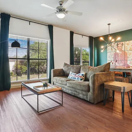 Stylish 4Br With Smart Tv And Free Garage Parking Apartment